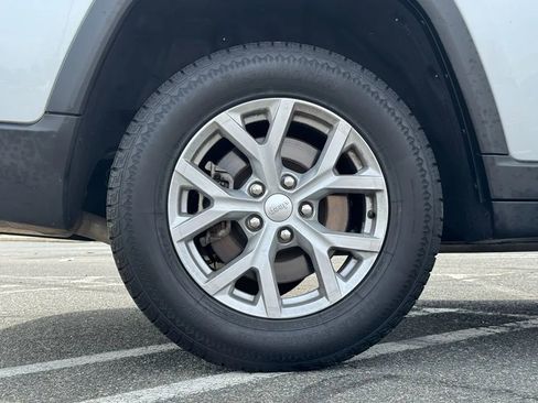 Used 2023 Jeep Grand Cherokee L Limited image 32