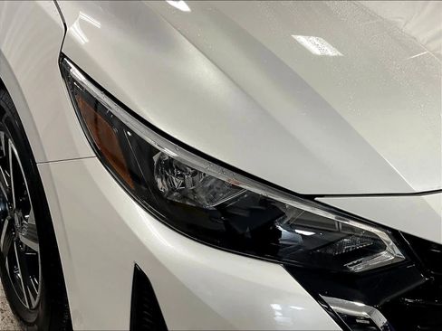 Certified 2025 Nissan Sentra SV image 32