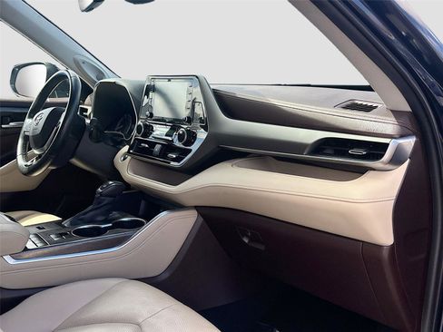 Used 2020 Toyota Highlander Limited image 31