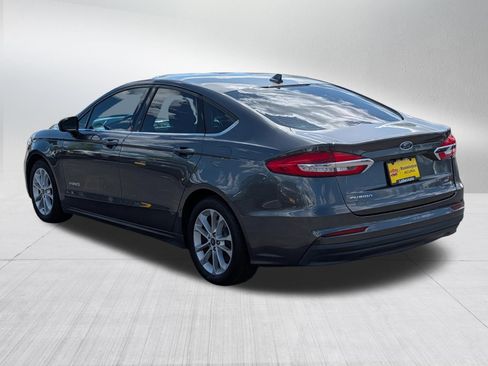 Used 2019 Ford Fusion SE FWD image 5