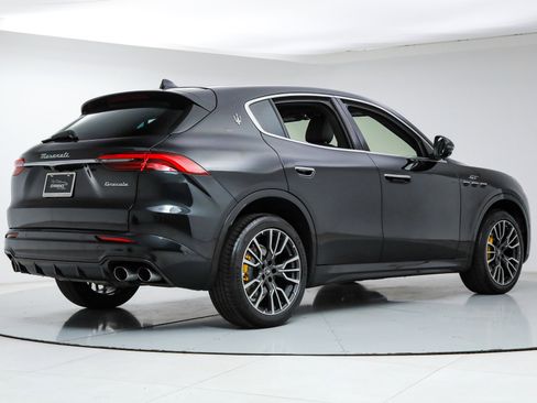 Certified 2023 Maserati Grecale GT image 5