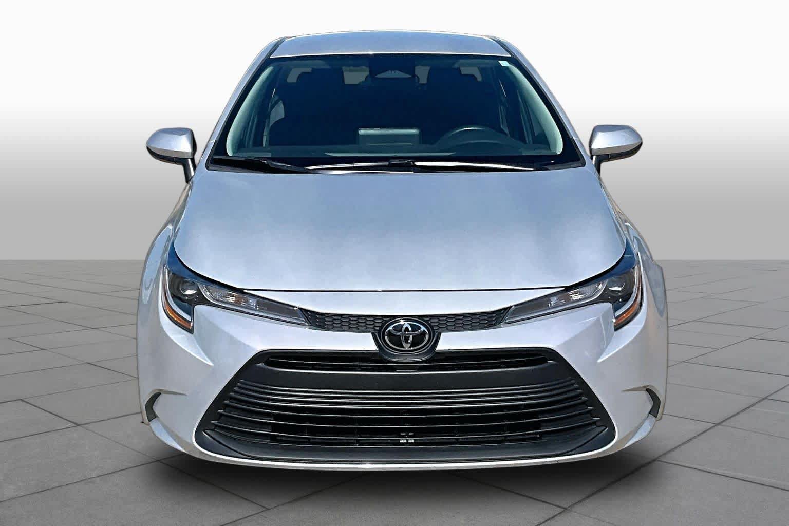 Used 2024 Toyota Corolla LE FWD image 4