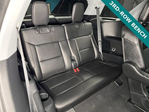 Used 2023 Ford Explorer Limited image 13