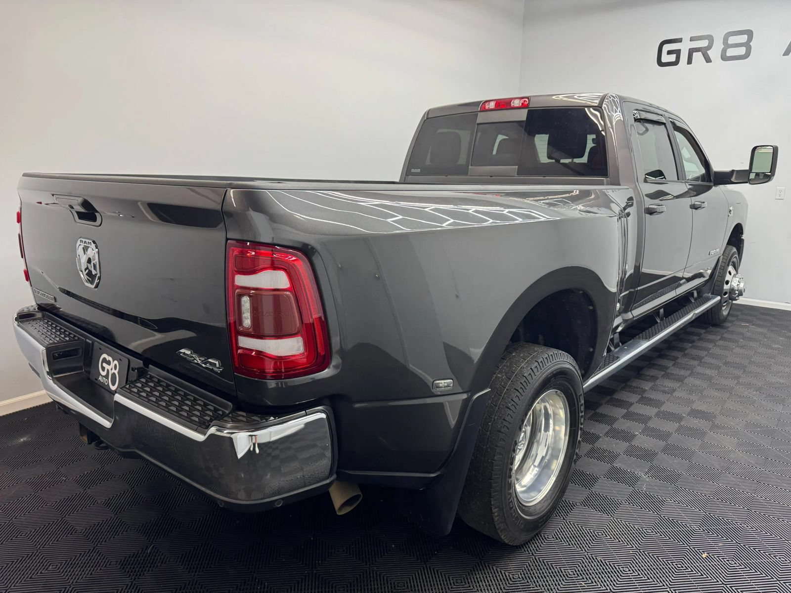 Used 2022 RAM 3500 Big Horn w/ Level B Equipment Group AWD/4WD image 9