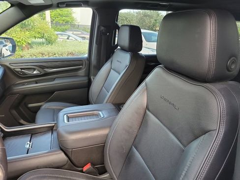 Used 2022 GMC Yukon Denali RWD image 13