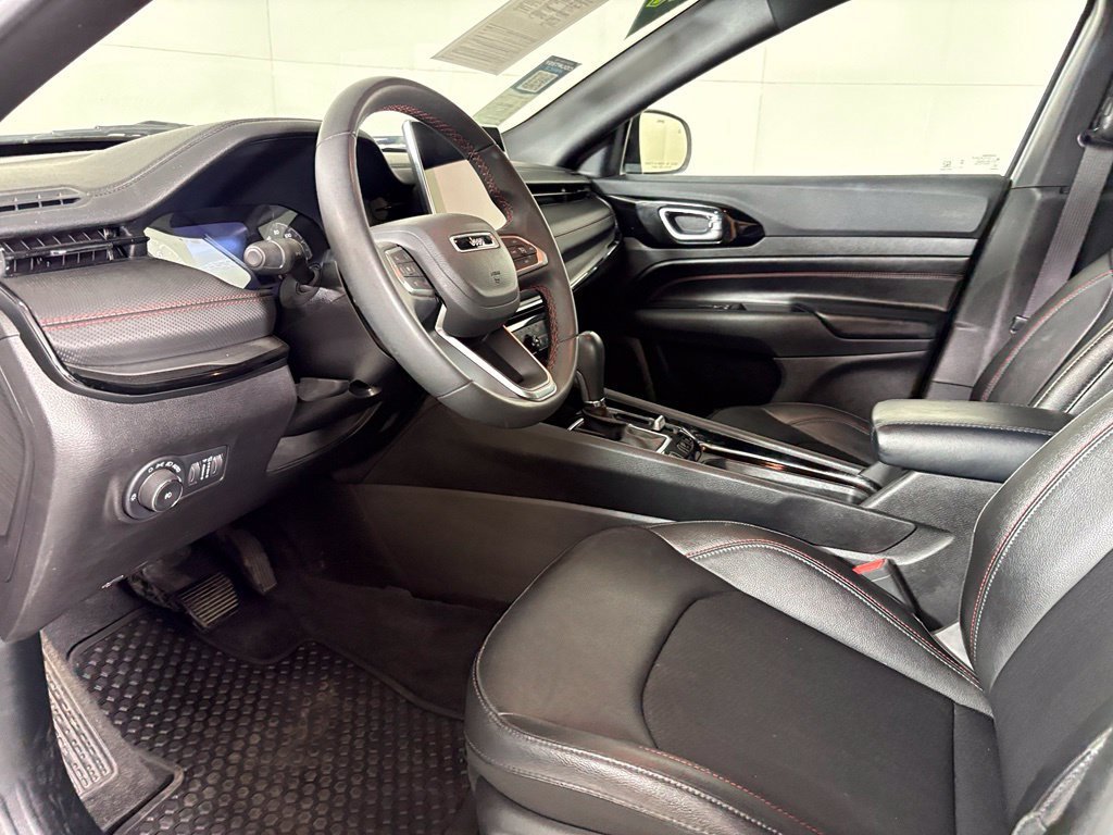 Used 2025 Jeep Compass Trailhawk AWD/4WD image 21