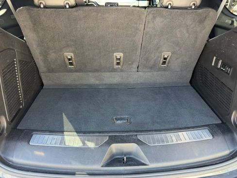 Used 2021 Chevrolet Tahoe Premier RWD image 17