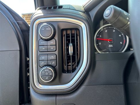 Certified 2022 Chevrolet Silverado 2500 High Country w/ Safety Package II image 20