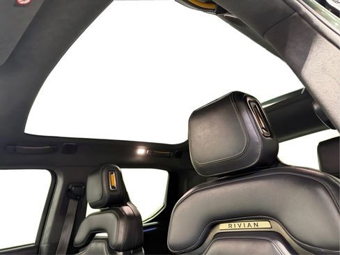 Used 2022 Rivian R1T Adventure image 18