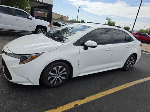 Used 2022 Toyota Corolla LE FWD image 4