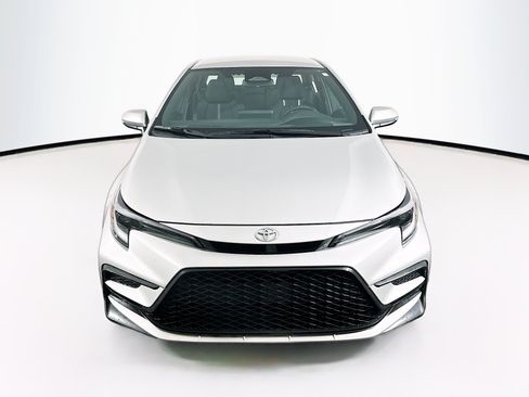 Used 2026 Toyota Corolla SE FWD image 2