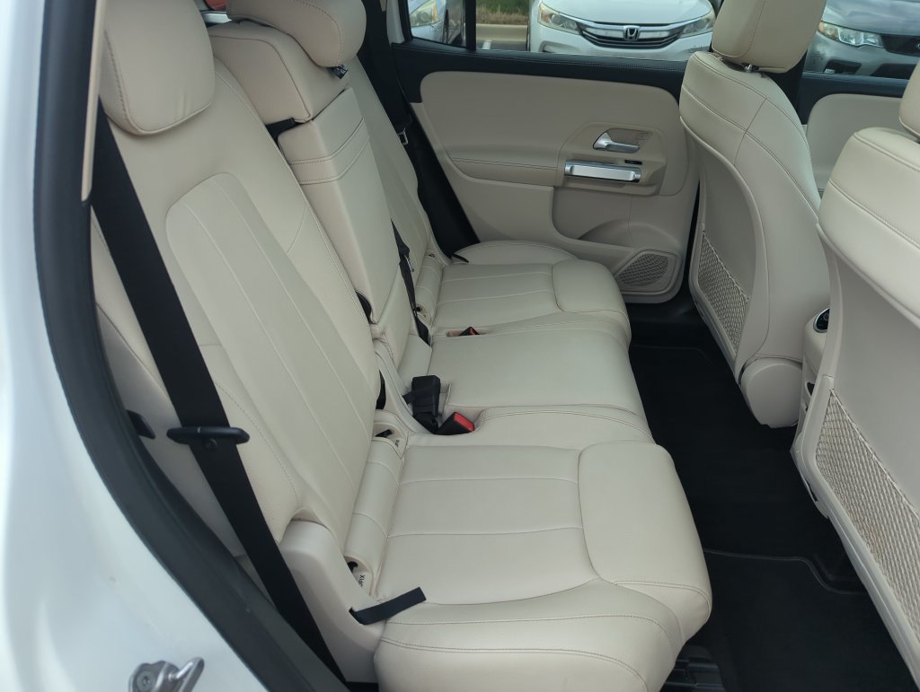 Used 2021 Mercedes-Benz GLB 250 image 34