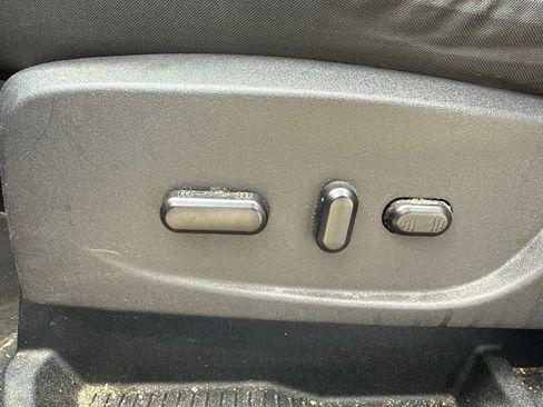 Used 2016 Ford Escape SE FWD image 9