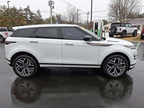 Used 2022 Land Rover Range Rover Evoque R-Dynamic S image 4