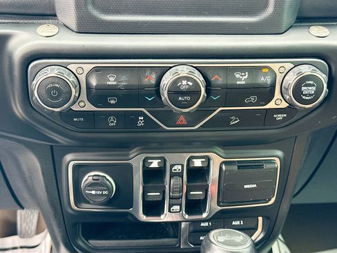 Used 2020 Jeep Wrangler Unlimited Sahara w/ LED Lighting Group image 33