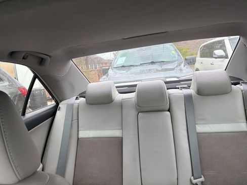 Used 2012 Toyota Camry XLE w/ Leather Pkg image 29