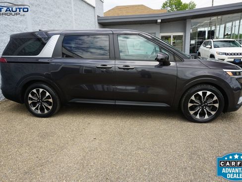 Used 2023 Kia Carnival EX FWD image 6