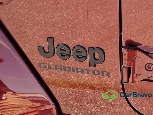 Used 2022 Jeep Gladiator Sport AWD/4WD image 31