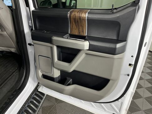 Used 2018 Ford F150 Lariat image 14