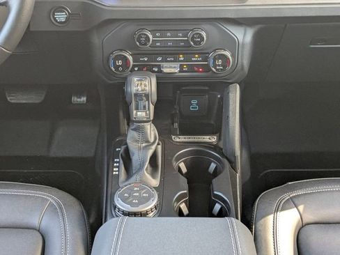 New 2025 Ford Bronco Badlands image 19