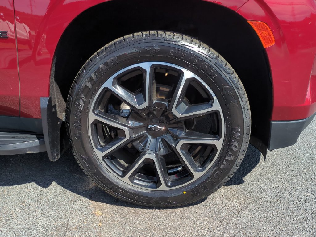 Used 2022 Chevrolet Tahoe RST w/ Luxury Package AWD/4WD image 13