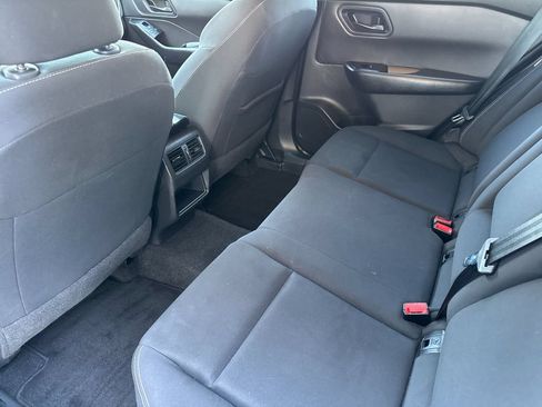 Used 2024 Nissan Rogue S FWD image 12