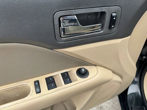 Used 2010 Ford Fusion SE image 11