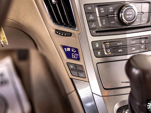 Used 2011 Cadillac CTS Performance image 28