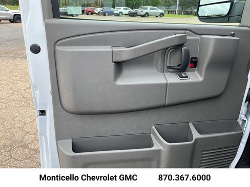 New 2026 Chevrolet Express 2500 Extended w/ Driver Convenience Package RWD image 9