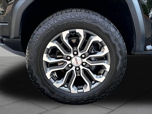 Used 2024 GMC Canyon Denali AWD/4WD image 11