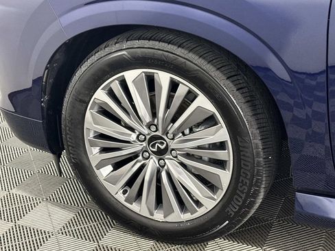 New 2025 INFINITI QX80 Sensory image 24