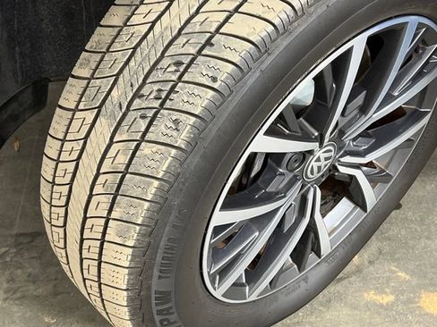 Used 2019 Volkswagen Tiguan SE AWD/4WD image 36