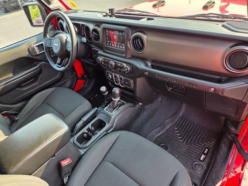 Used 2018 Jeep Wrangler Unlimited Sport S AWD/4WD image 23