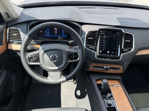 Used 2024 Volvo XC90 T8 Plus w/ Protection Package Premier AWD/4WD image 28