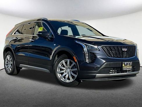 Used 2023 Cadillac XT4 Premium Luxury image 2