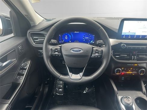 Used 2022 Ford Escape SEL w/ Technology Package image 12