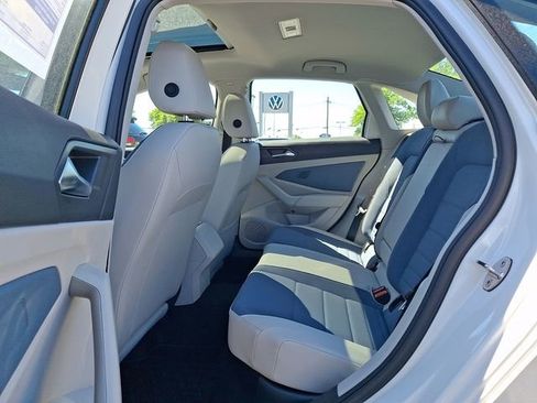 New 2026 Volkswagen Jetta SE FWD image 5