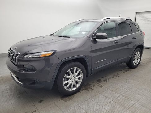 Used 2018 Jeep Cherokee Limited image 2