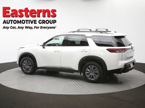 Used 2024 Nissan Pathfinder SV w/ SV Premium Package AWD/4WD image 67