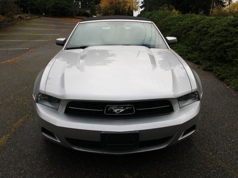 Used 2010 Ford Mustang Premium image 13