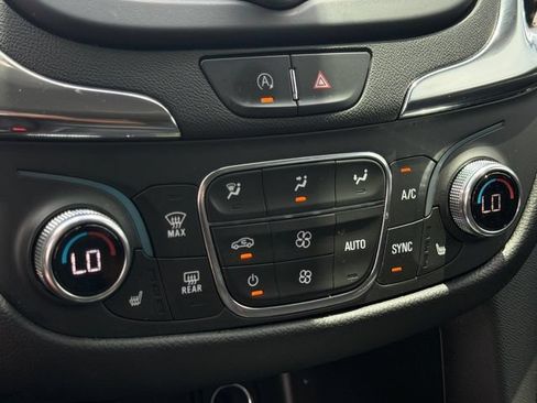Used 2023 Chevrolet Equinox LT FWD image 18