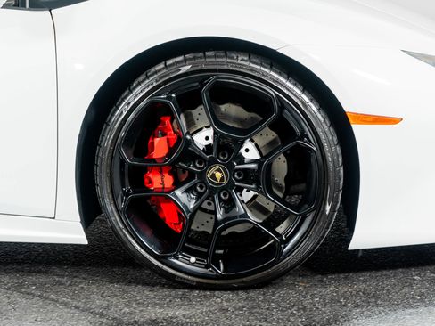 Used 2018 Lamborghini Huracan LP 580-2 image 8