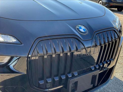 Used 2023 BMW 760i xDrive w/ Executive Package AWD/4WD image 33