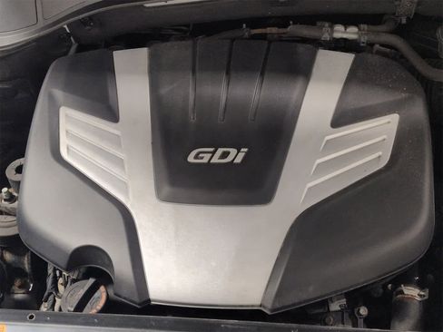 Used 2015 Hyundai Santa Fe GLS image 15