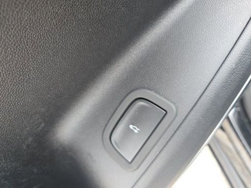 Used 2025 Buick Enclave Sport Touring image 28