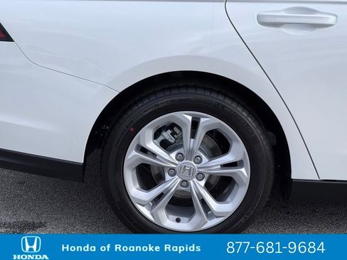 New 2026 Honda Accord LX image 32