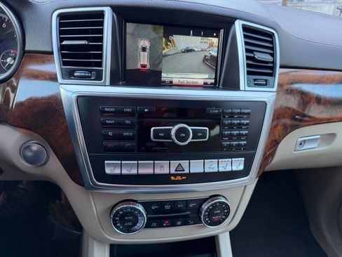 Used 2014 Mercedes-Benz GL 550 4MATIC image 11