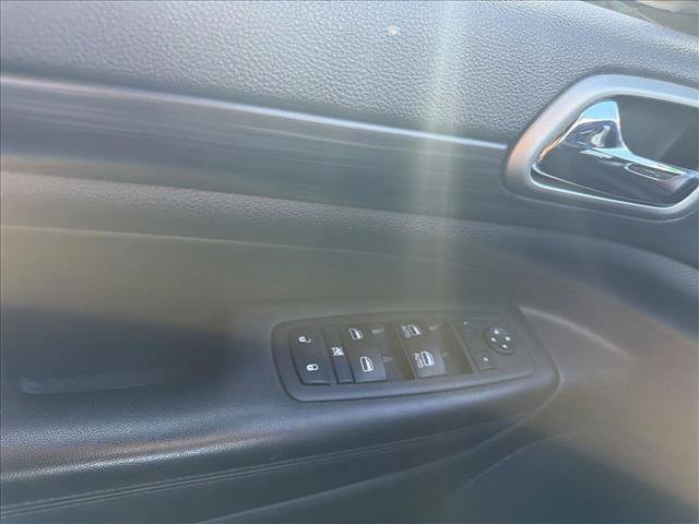 Used 2019 Jeep Grand Cherokee Altitude RWD image 15
