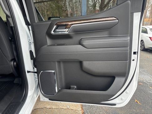 New 2025 GMC Sierra 1500 Elevation image 41