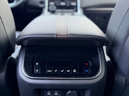 Used 2026 Nissan Armada SL w/ Captain's Chari Seat Package image 15